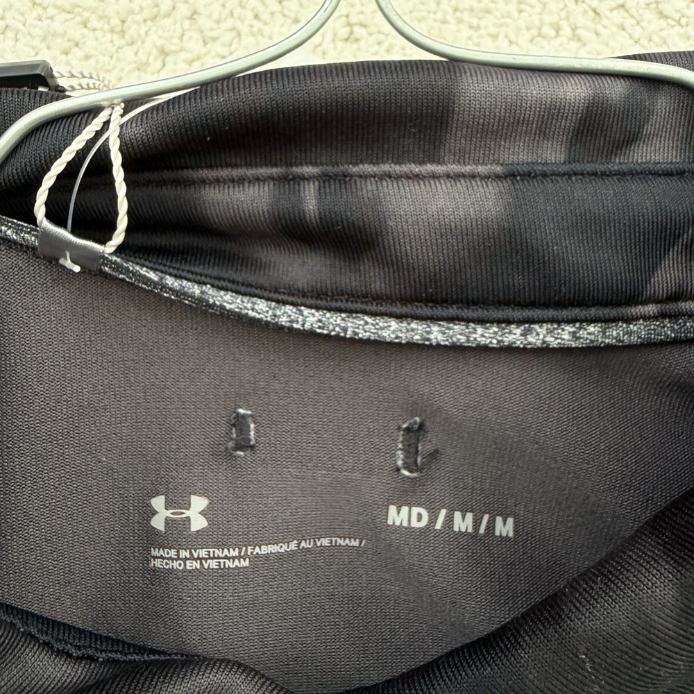 Under Armor Golf Polo Shirt. Size Medium Women NWT - Picture 6 of 10